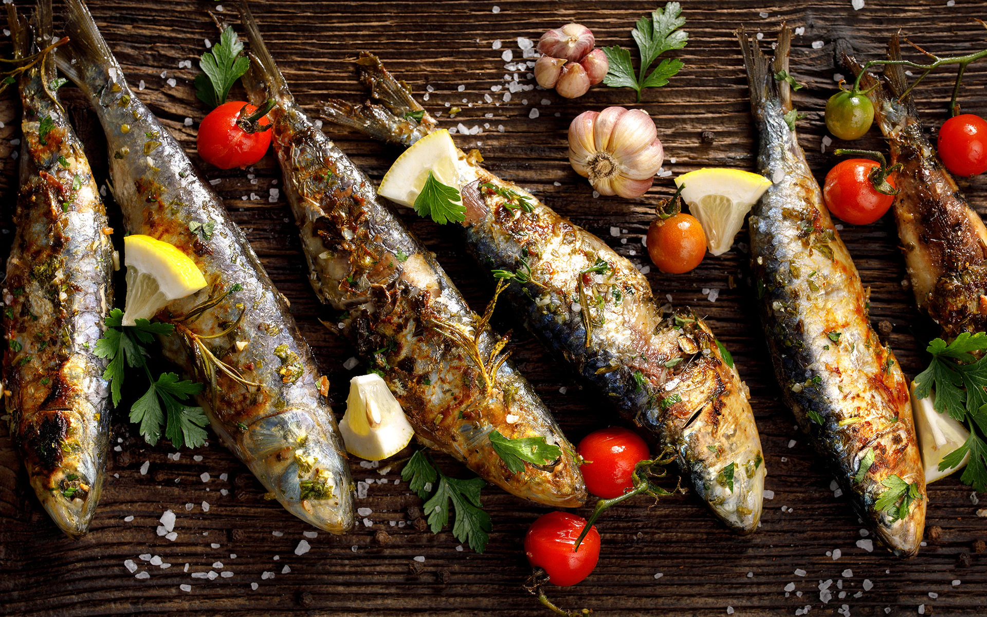 Sardine di lago grigliate con limone, eccellenza culinaria locale
